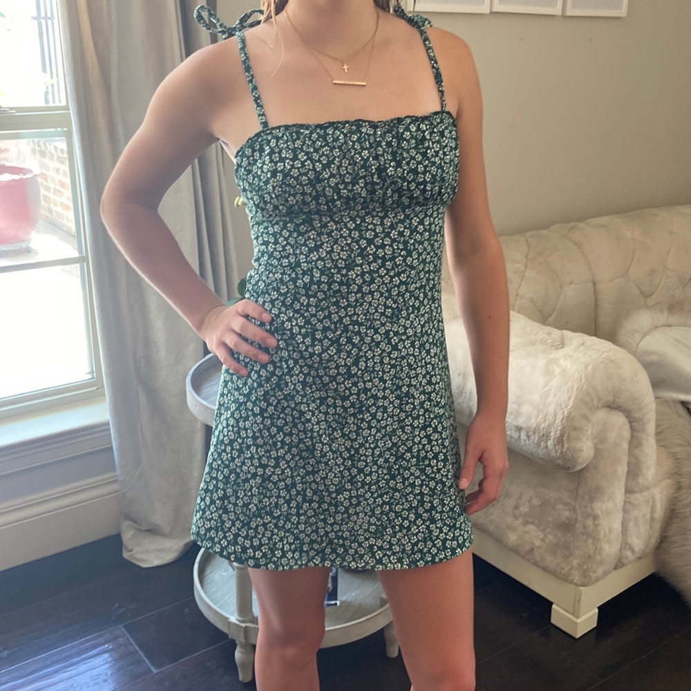 DIVIDED DRESS